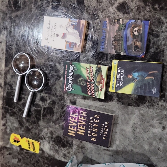 Zuru Mini Brands Books Set - Picture 2 of 3